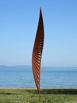 Feather gaden artwork 400 cm
